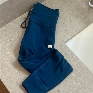 Vuori Joggers Size Small